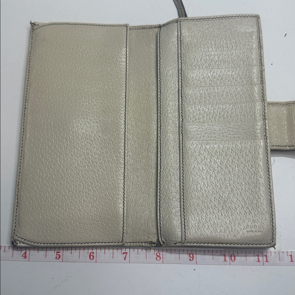Gucci - Picture 5 of 6
